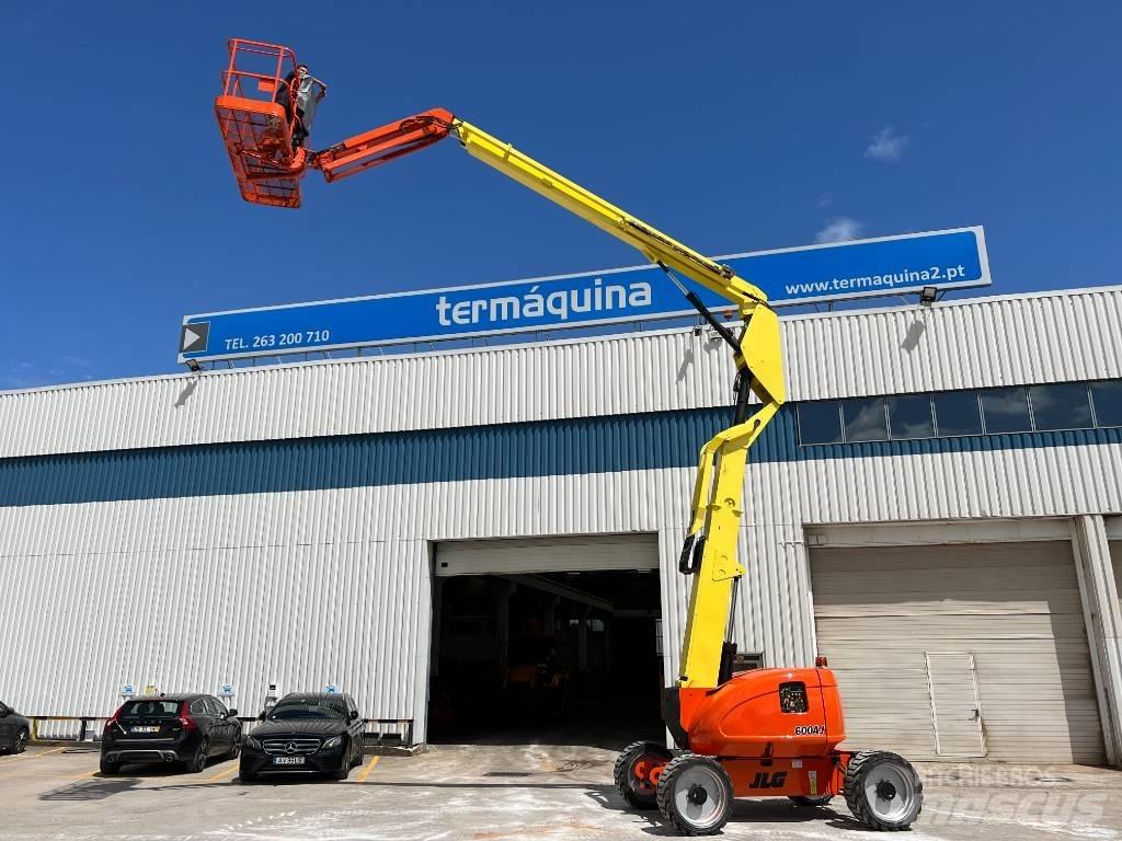 JLG 600 AJ Plataformas con brazo de elevación manual