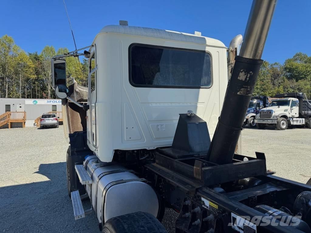 Mack GU713 Bañeras basculantes usadas