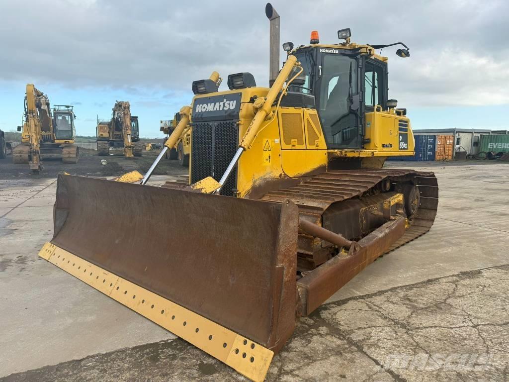 Komatsu D 65 PX-18 Buldozer sobre oruga