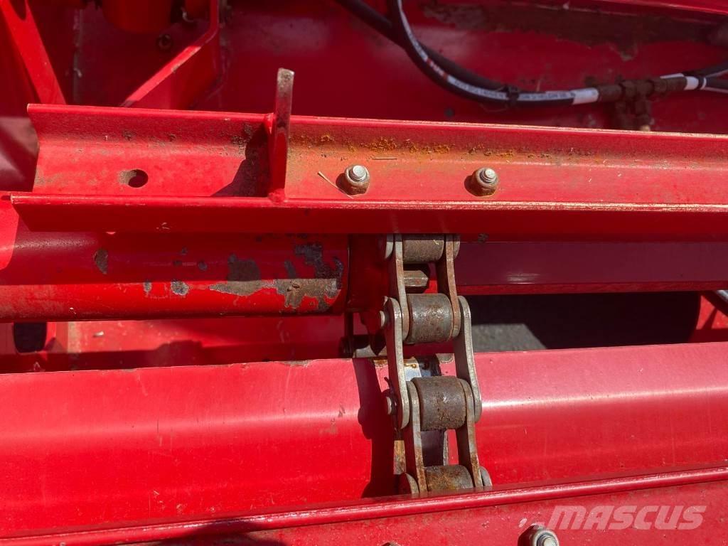 Silofarmer DB18 Desmenuzadoras, cortadoras y desenrolladoras de pacas