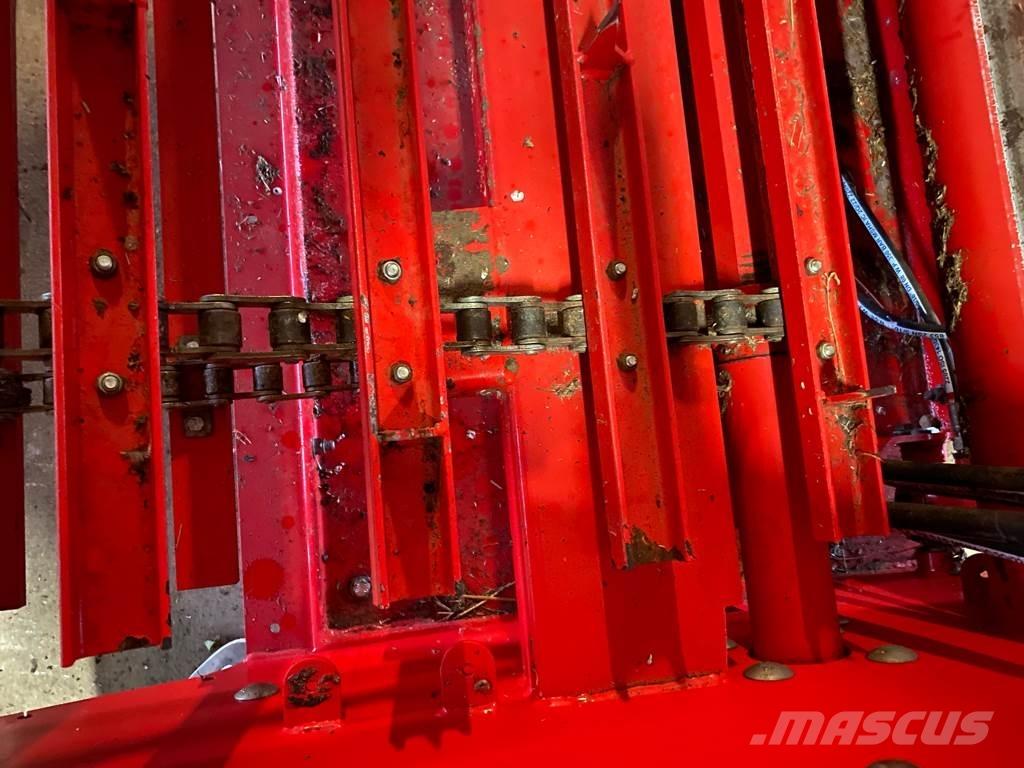 Silofarmer DB18 Desmenuzadoras, cortadoras y desenrolladoras de pacas