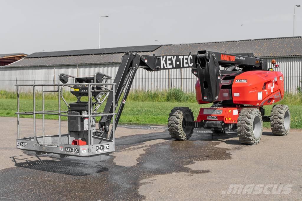 Manitou 200 ATJ e Plataformas con brazo de elevación manual