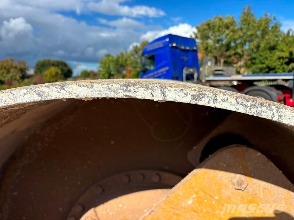 CAT CS 64 B Rodillos de un solo tambor