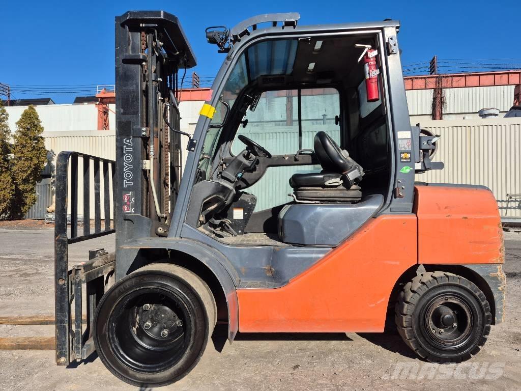 Toyota 8 FGU 30 Montacargas - otros