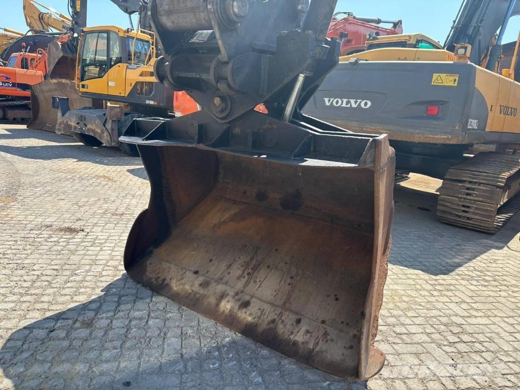 Volvo EC 240 C L Excavadoras sobre orugas