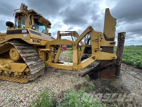 CAT D8N Buldozer sobre oruga