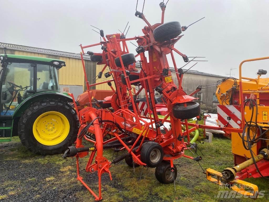 Kuhn GF8702 Rastrilladoras y rastrilladoras giratorias