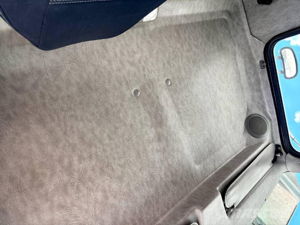 Kenworth T 300 Camiones tractor