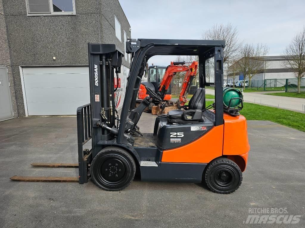 Doosan G 25 Camiones LPG