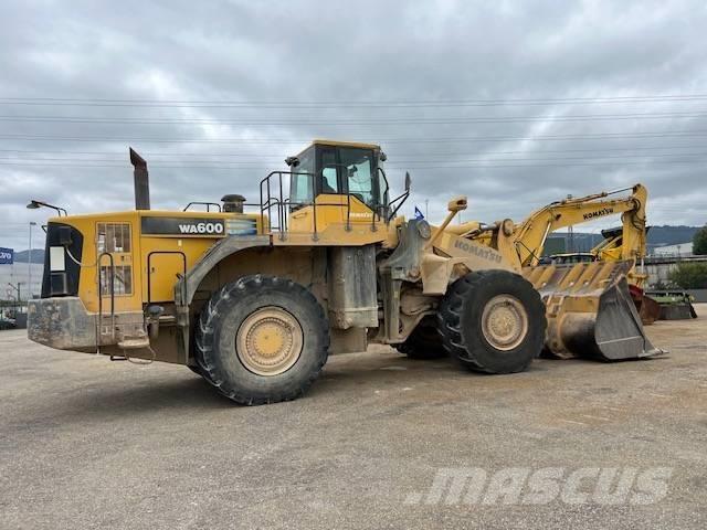 Komatsu WA 600-6 Cargadoras sobre ruedas