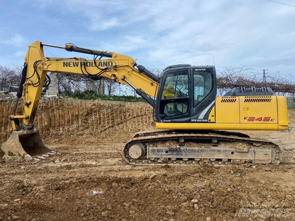 New Holland E245 Excavadoras sobre orugas