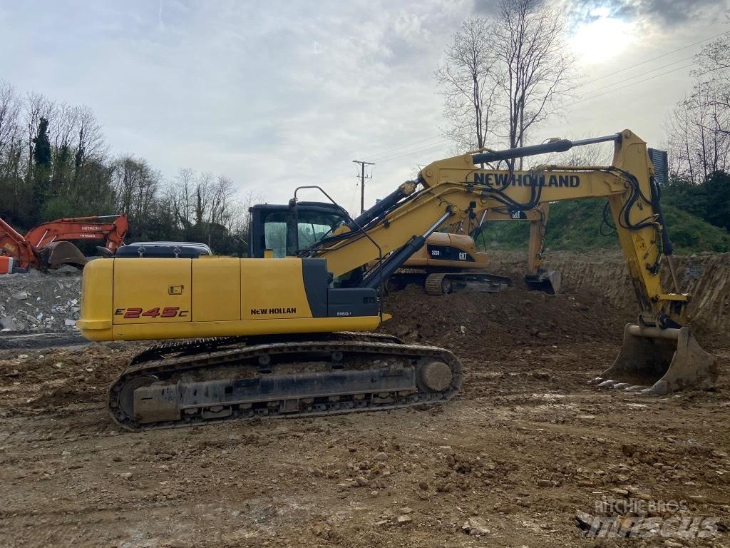 New Holland E245 Excavadoras sobre orugas