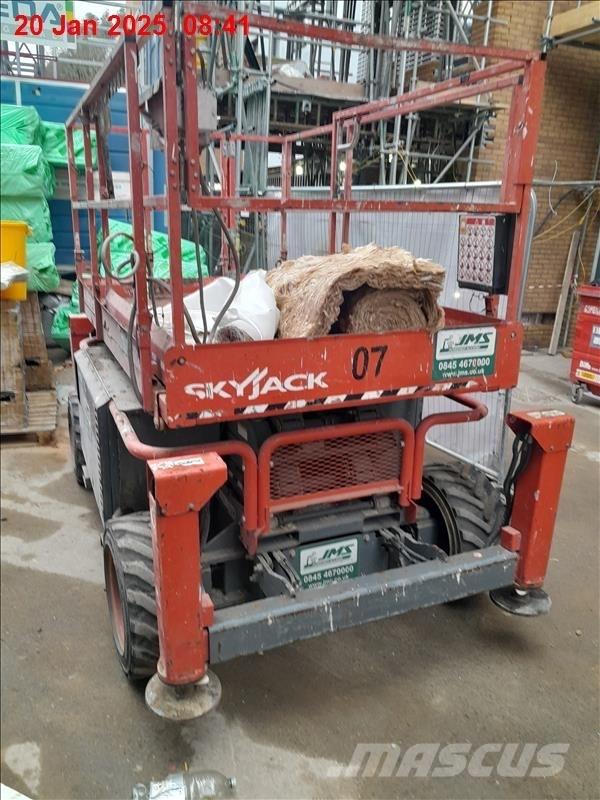 SkyJack 6832 RT Plataformas tijera