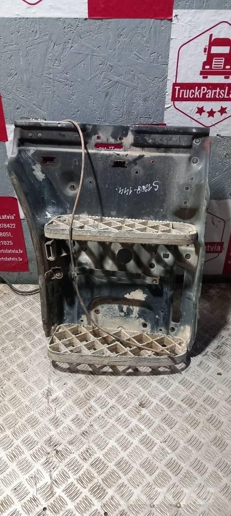 Scania 94 D.   1515194 Cabinas