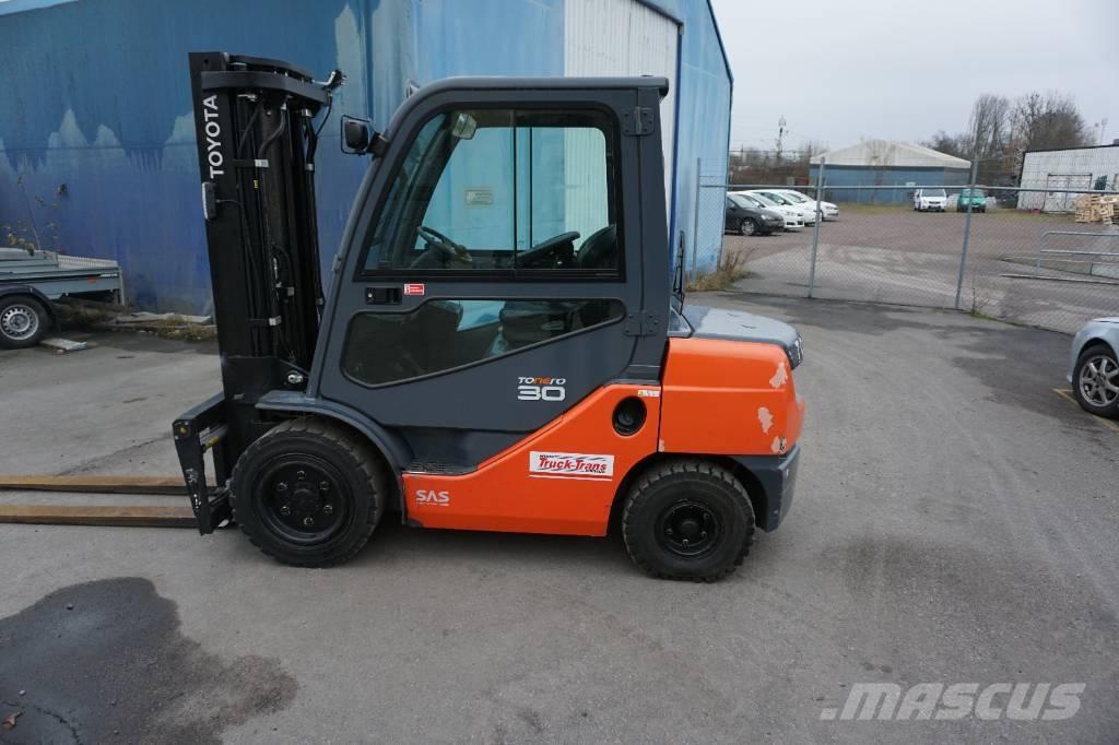 Toyota 52-8FDF30 Camiones diesel