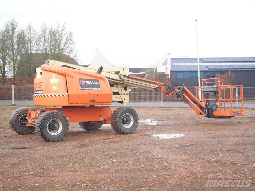 JLG 520 AJ Plataformas con brazo de elevación manual