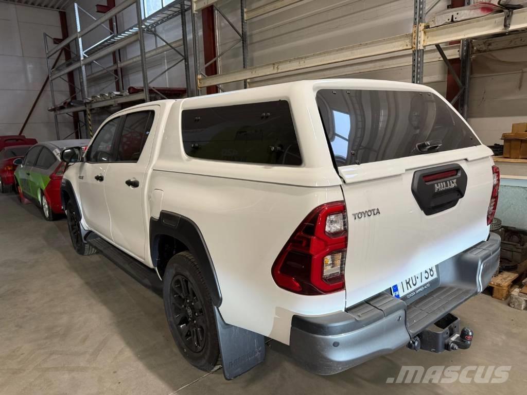 Toyota Hilux 2.8D Furgonetas cerradas