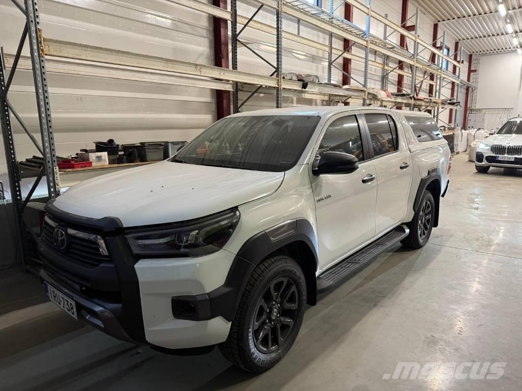 Toyota Hilux 2.8D Furgonetas cerradas