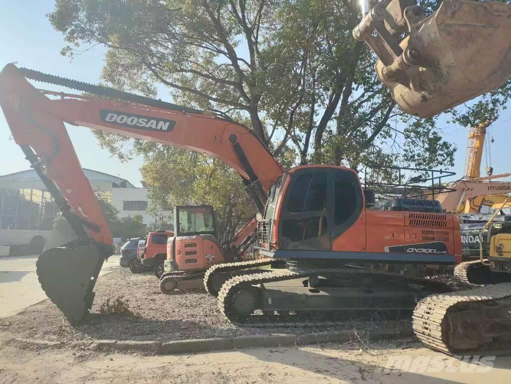 Doosan DX 300 LC Excavadoras sobre orugas
