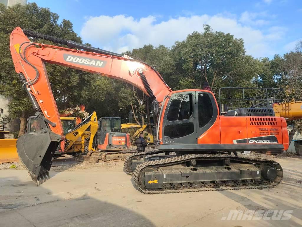 Doosan DX 300 LC Excavadoras sobre orugas