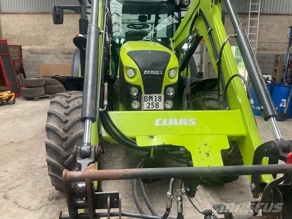 CLAAS Arion 440 CIS Tractores