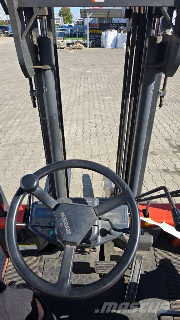 Nissan FP01L15 Carretillas de horquilla eléctrica