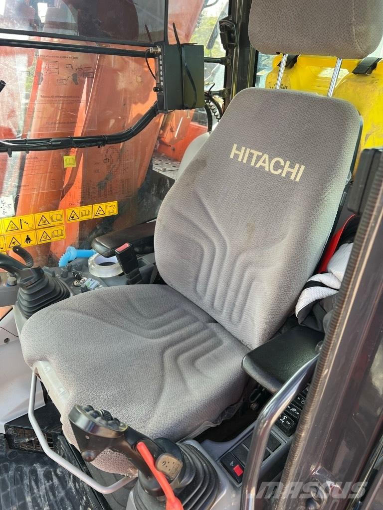Hitachi ZX 135 US-6 Excavadoras sobre orugas