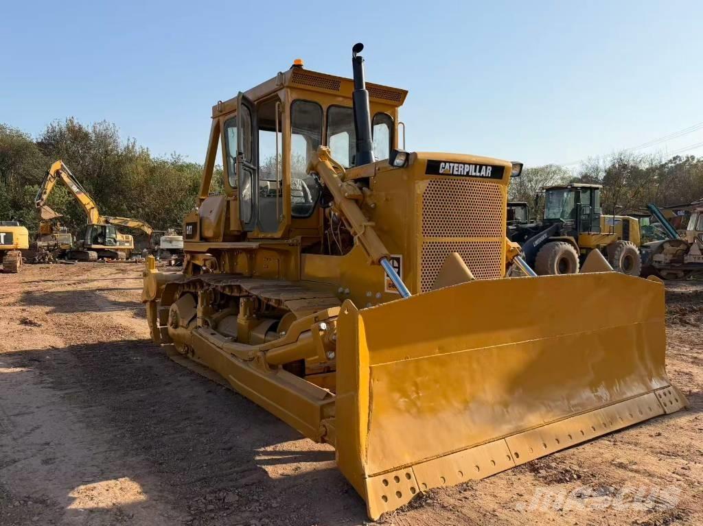 CAT D8K Buldozer sobre oruga