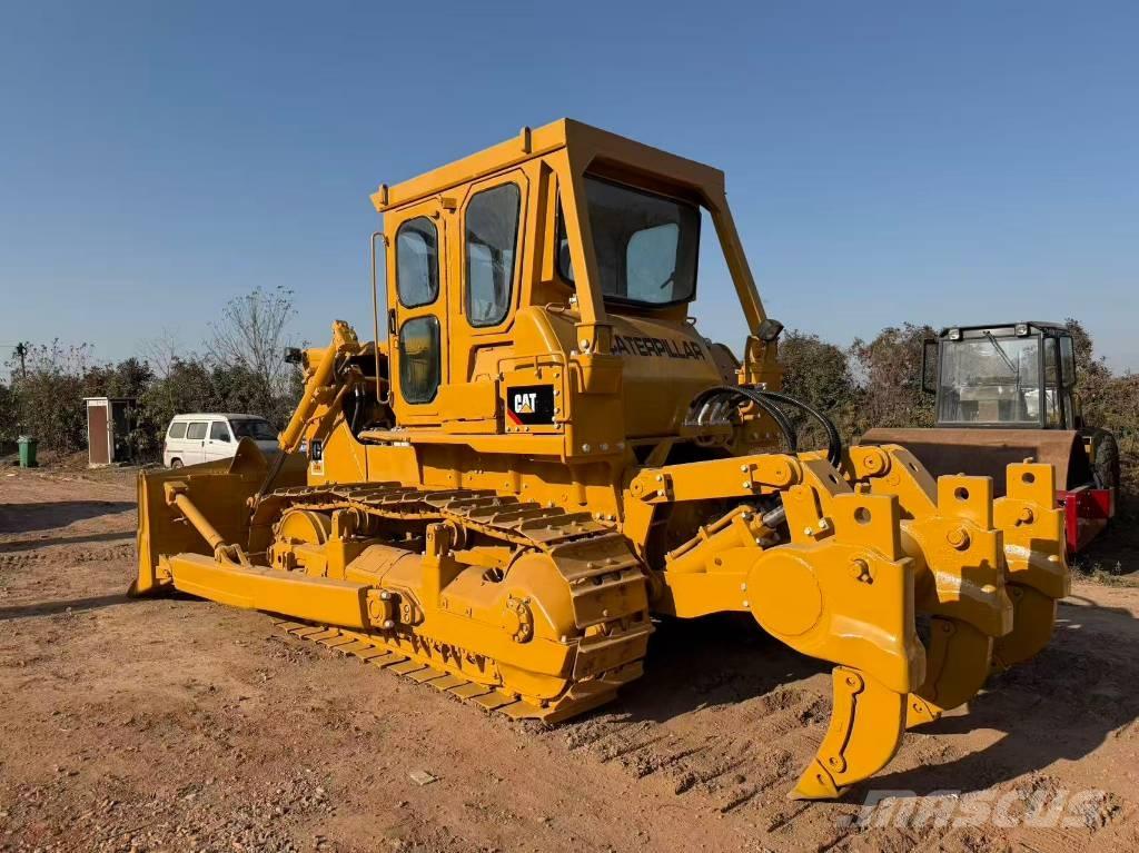 CAT D8K Buldozer sobre oruga