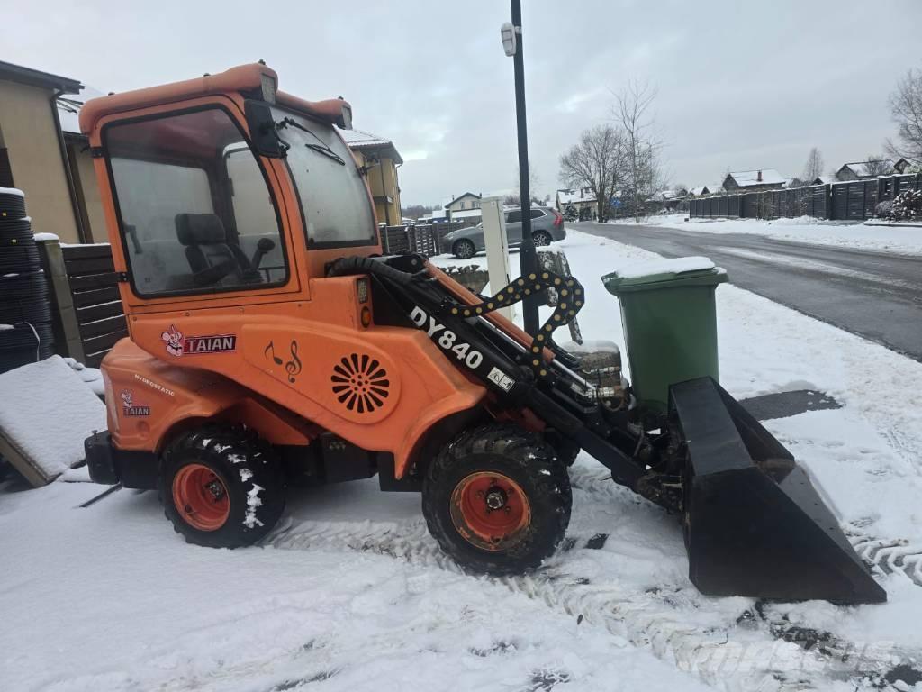 Taian DY840 Minicargadoras