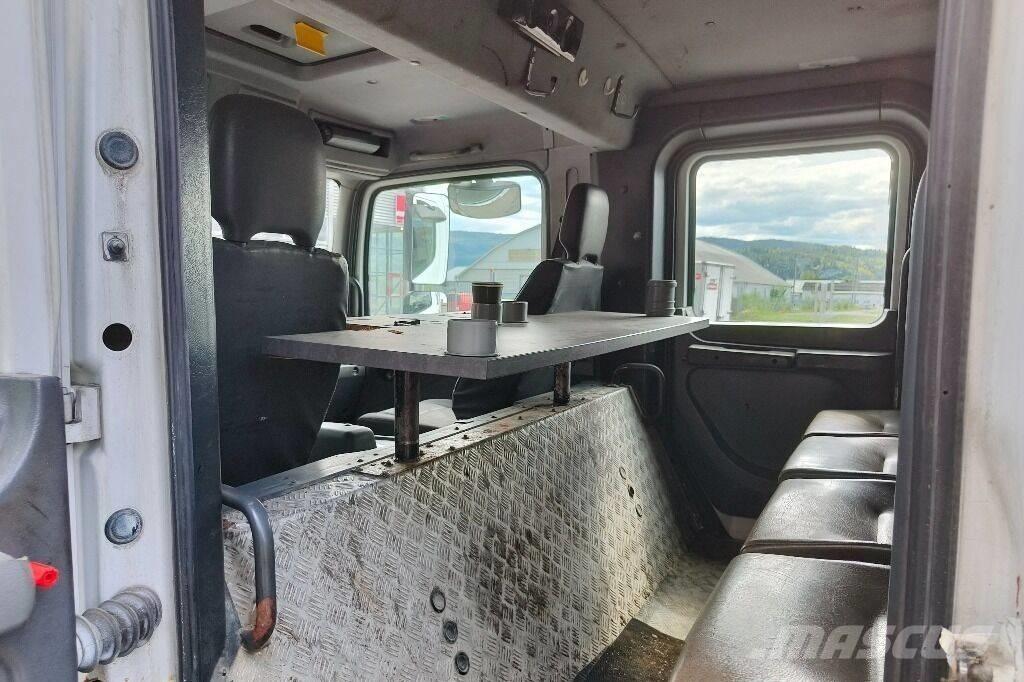 Mercedes-Benz 1018 Camiones con caja de remolque