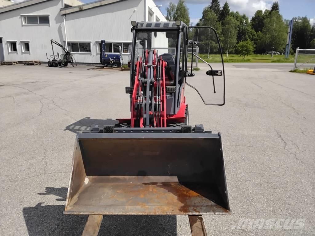 QuattroX 810 Minicargadoras