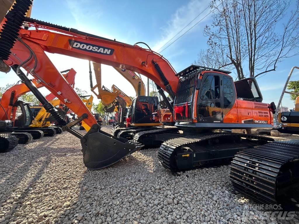 Doosan DX 300 Excavadoras sobre orugas