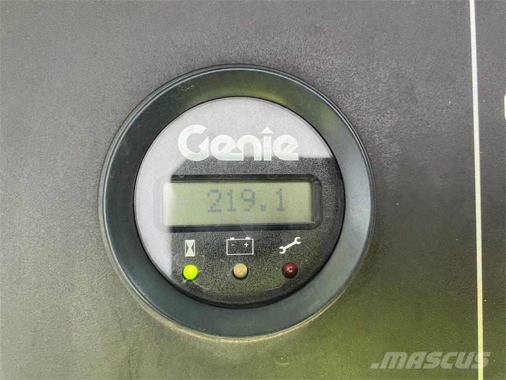 Genie Z60/37 DC Plataformas con brazo de elevación manual