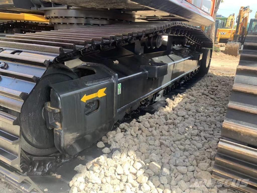 Doosan DX 225 Excavadoras sobre orugas