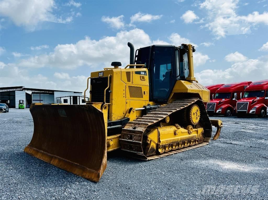 CAT D 6 N XL Buldozer sobre oruga