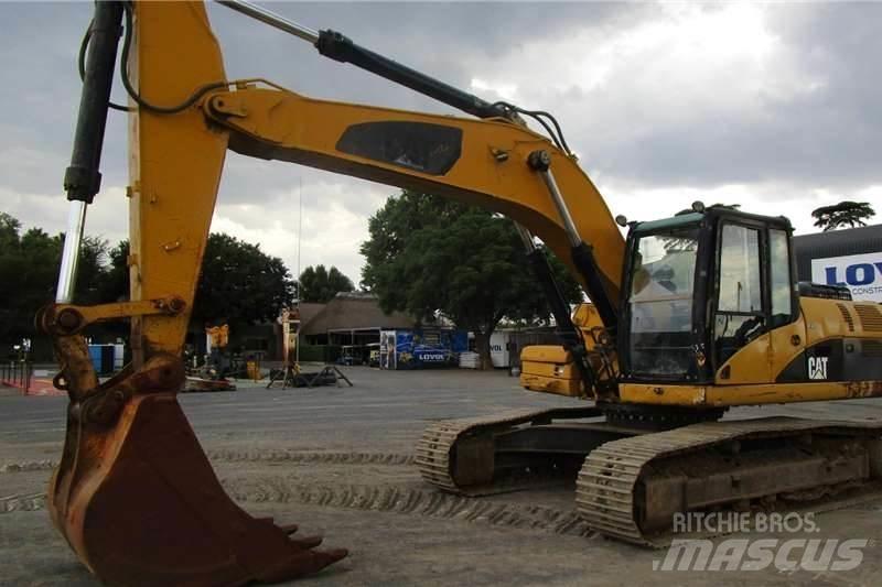 CAT 324D Miniexcavadoras