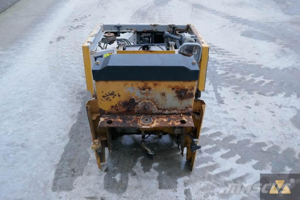 CAT 220-2800 Cabinas