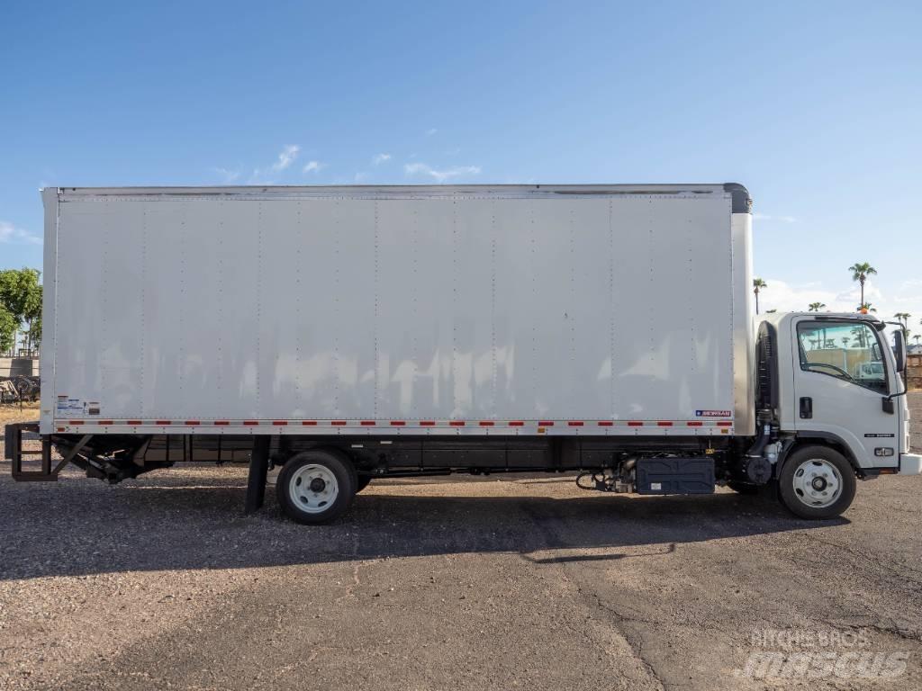 Isuzu NRR Camiones con caja de remolque