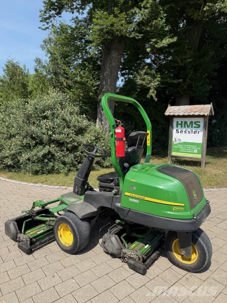 John Deere 2500 E Corta-césped de greens