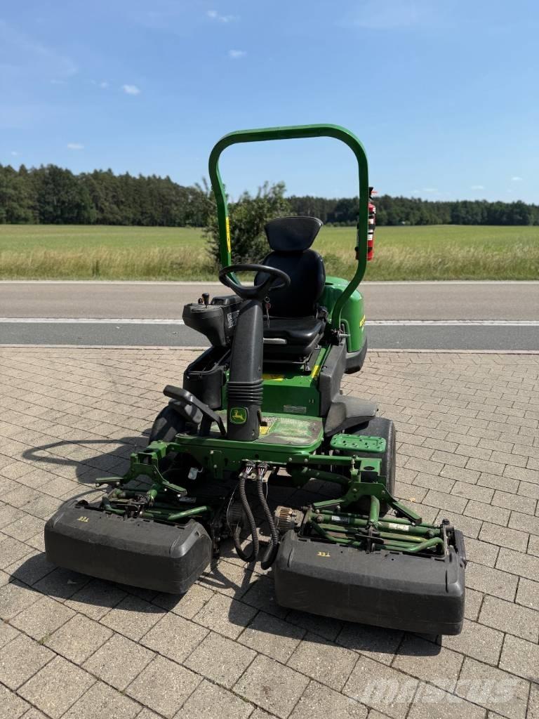 John Deere 2500 E Corta-césped de greens