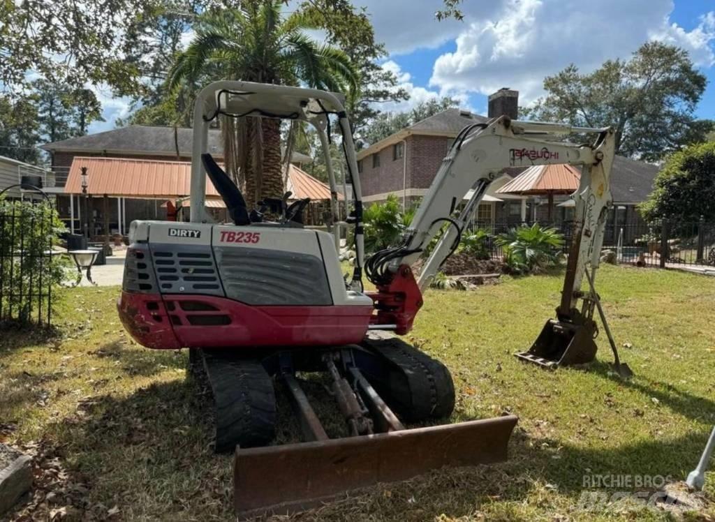 TAKEUCHI TB235 Excavadoras sobre orugas