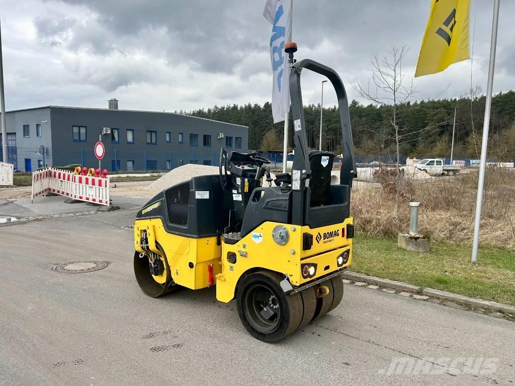 Bomag BW 100 AC-5 Rodillos de doble tambor