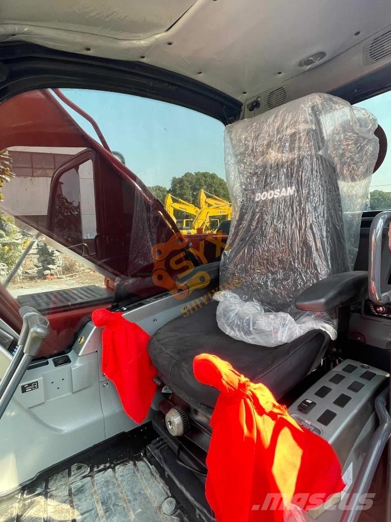 Doosan DX 225 LC Excavadoras sobre orugas