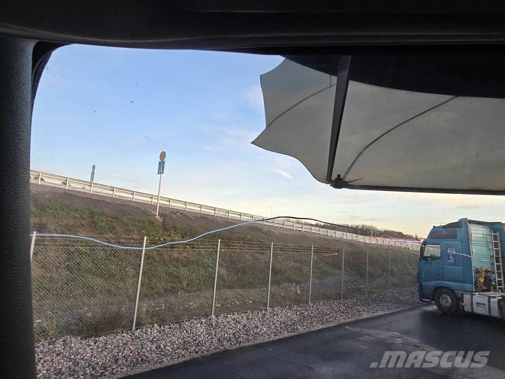 Volvo FM 330 Camiones con caja de remolque