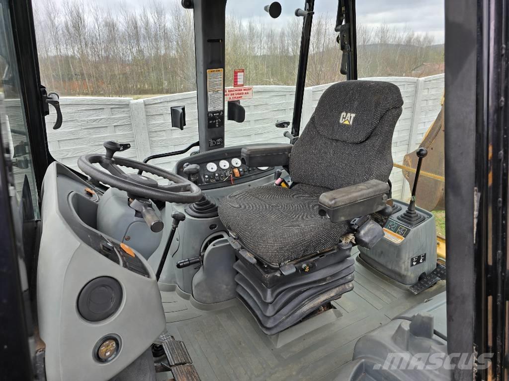 CAT 428 D Retrocargadoras