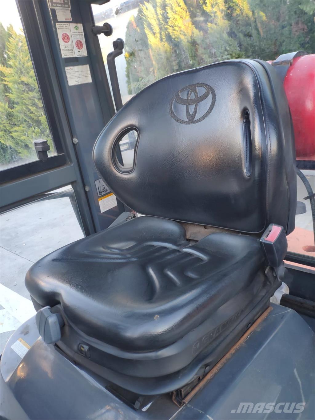 Toyota 7FGF25 Camiones LPG