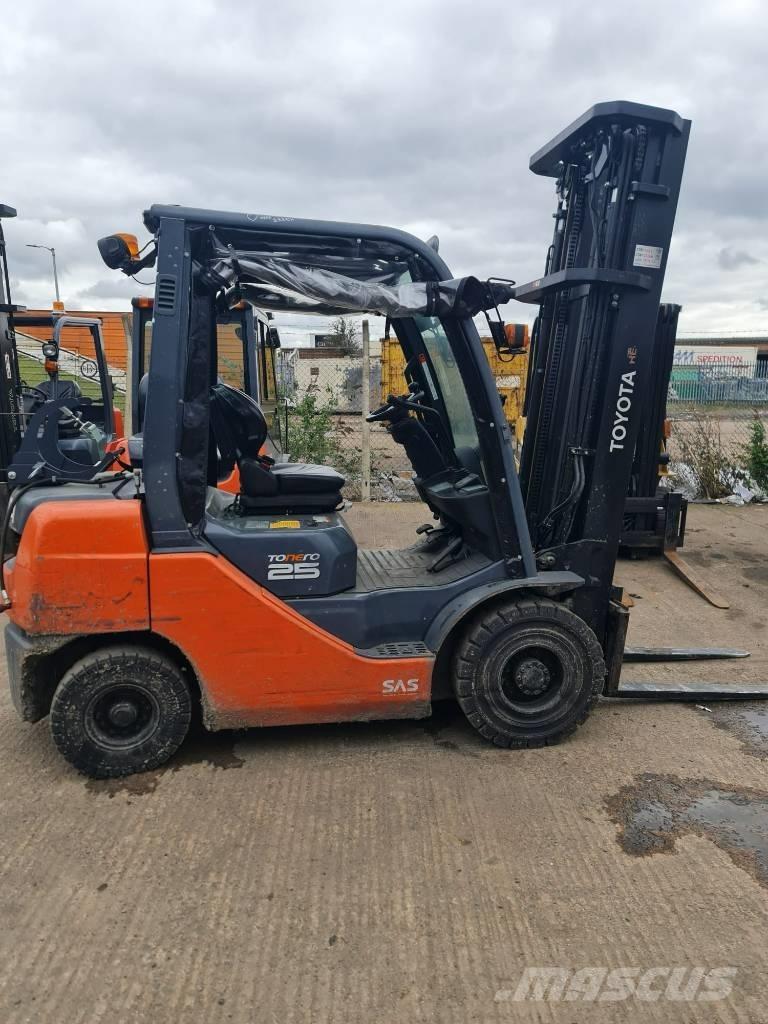 Toyota 02-8 FGF 25 Camiones LPG