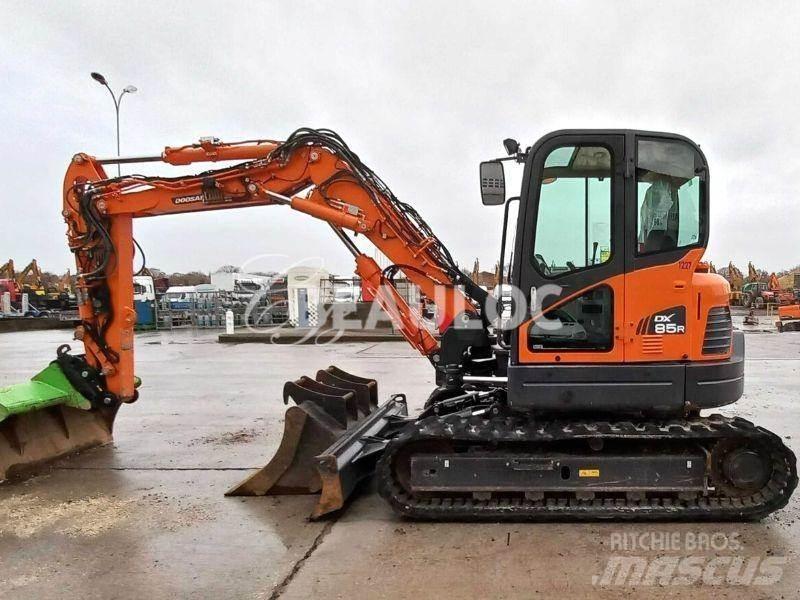 Doosan DX85R Excavadoras sobre orugas