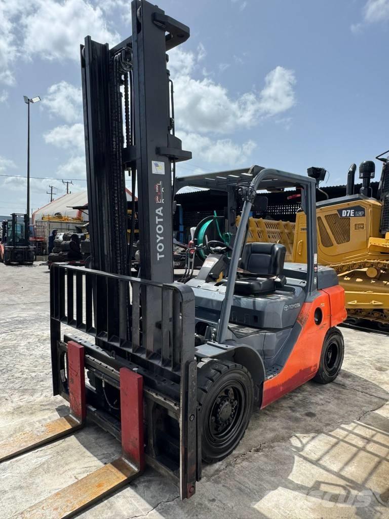 Toyota 8 FD 40 U Montacargas - otros